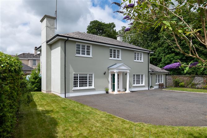 Inis Cealtra, Oxmantown Mall, Birr, Offaly