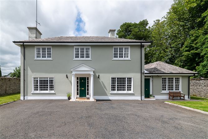 Inis Cealtra, Oxmantown Mall, Birr, Offaly