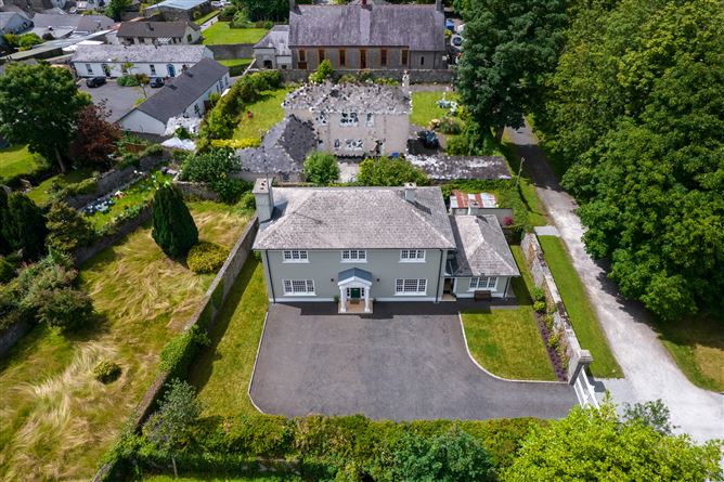 Inis Cealtra, Oxmantown Mall, Birr, Offaly