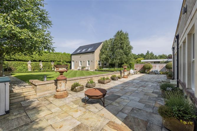 https://photos-a.propertyimages.ie/media/9/7/0/4941079/36ea5891-ddcc-49db-a6df-74f5aca80d06_l.jpg