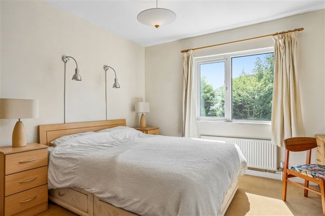 Photo 10 of 19 — 5 Rowanbyrn, Blackrock, Co. Dublin