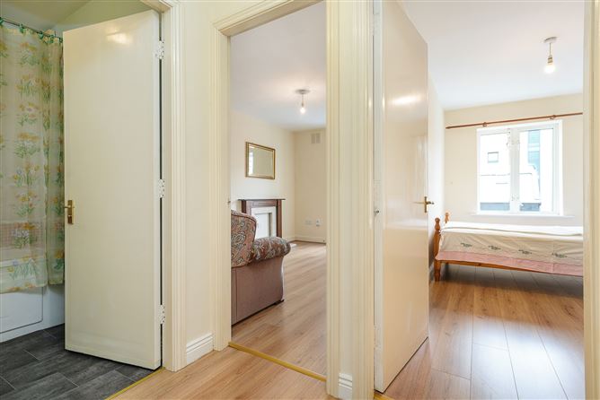 Photo 8 of 15 — 75 Gandon Hall, Gardiner Street, Dublin 1