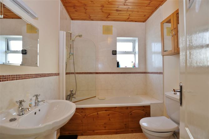 84 Woodstock, Kilcoole, Co. Wicklow