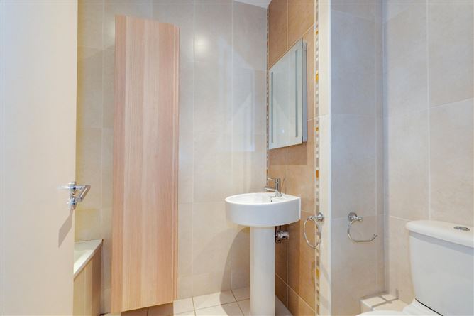 73 Cuirt Seoige, Bohermore, Galway City