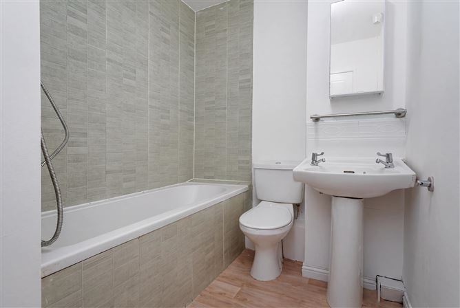Photo 17 of 21 — 10 Millcourt Drive, Clondalkin, Dublin 22, D22 N5W6
