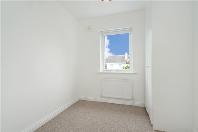 Photo 10 of 21 — 10 Millcourt Drive, Clondalkin, Dublin 22, D22 N5W6