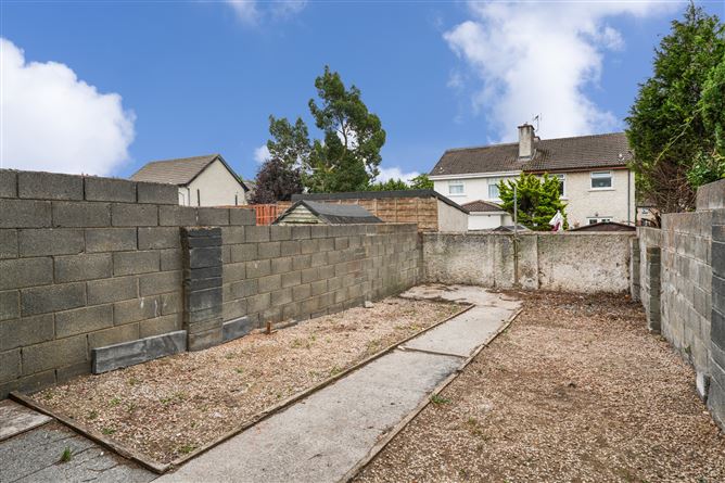 Photo 18 of 21 — 10 Millcourt Drive, Clondalkin, Dublin 22, D22 N5W6