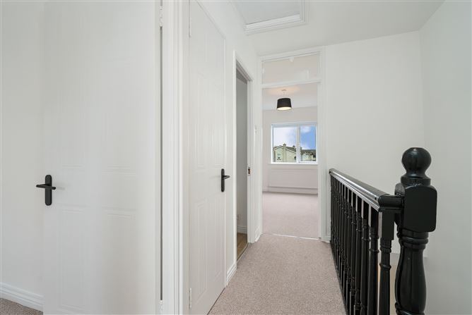 Photo 15 of 21 — 10 Millcourt Drive, Clondalkin, Dublin 22, D22 N5W6