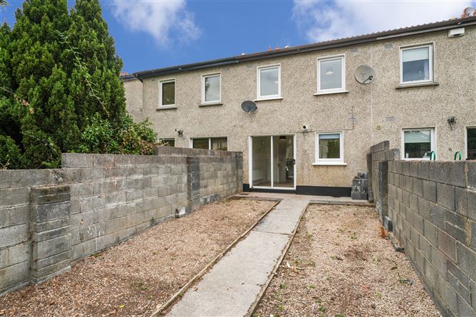 Photo 19 of 21 — 10 Millcourt Drive, Clondalkin, Dublin 22, D22 N5W6