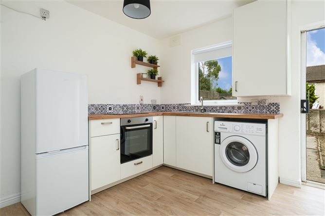 Photo 9 of 21 — 10 Millcourt Drive, Clondalkin, Dublin 22, D22 N5W6