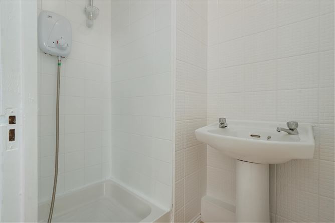 Photo 14 of 21 — 10 Millcourt Drive, Clondalkin, Dublin 22, D22 N5W6