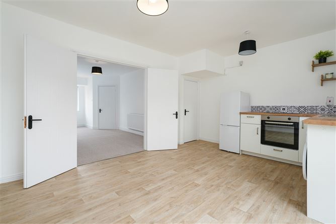Photo 7 of 21 — 10 Millcourt Drive, Clondalkin, Dublin 22, D22 N5W6