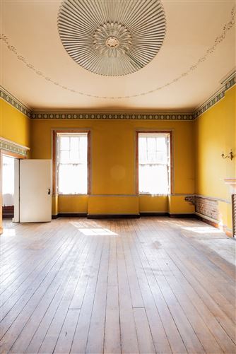https://photos-a.propertyimages.ie/media/9/7/2/4949279/2195429c-b019-45c5-9906-9ee3830f8560_l.jpg