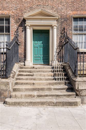 https://photos-a.propertyimages.ie/media/9/7/2/4949279/2195429c-b019-45c5-9906-9ee3830f8560_l.jpg