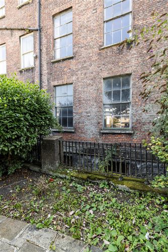 https://photos-a.propertyimages.ie/media/9/7/2/4949279/2195429c-b019-45c5-9906-9ee3830f8560_l.jpg