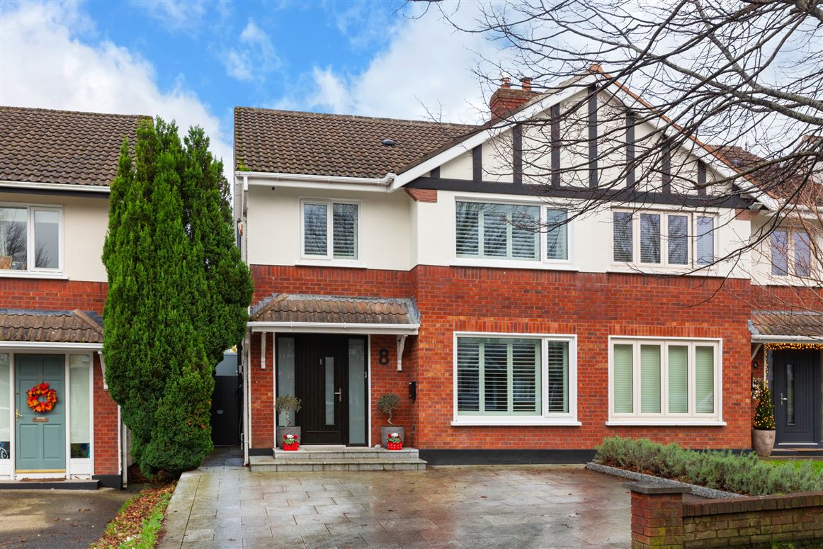 8 Glencairn Lawn, The Gallops, Leopardstown, Dublin 18