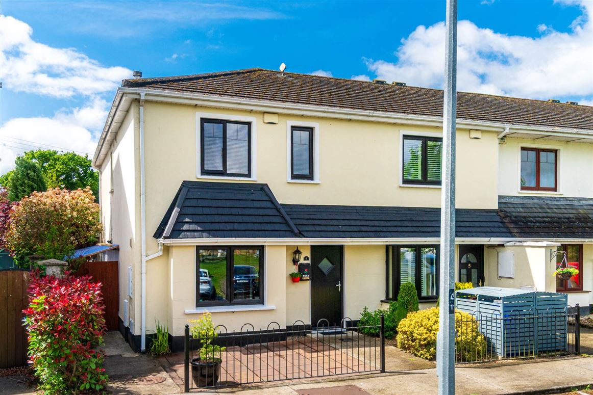 6 The Crescent, Straffan Wood, Maynooth, County Kildare