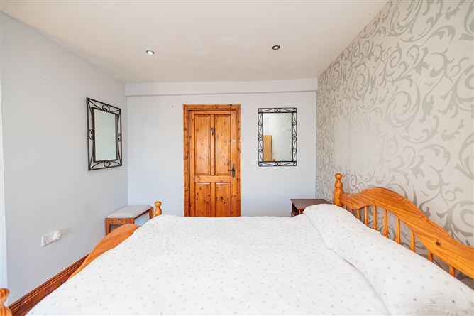 Photo 16 of 32 — 11 North Quay, New Ross, Co Wexford