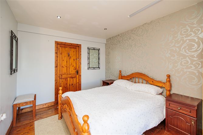 Photo 15 of 32 — 11 North Quay, New Ross, Co Wexford