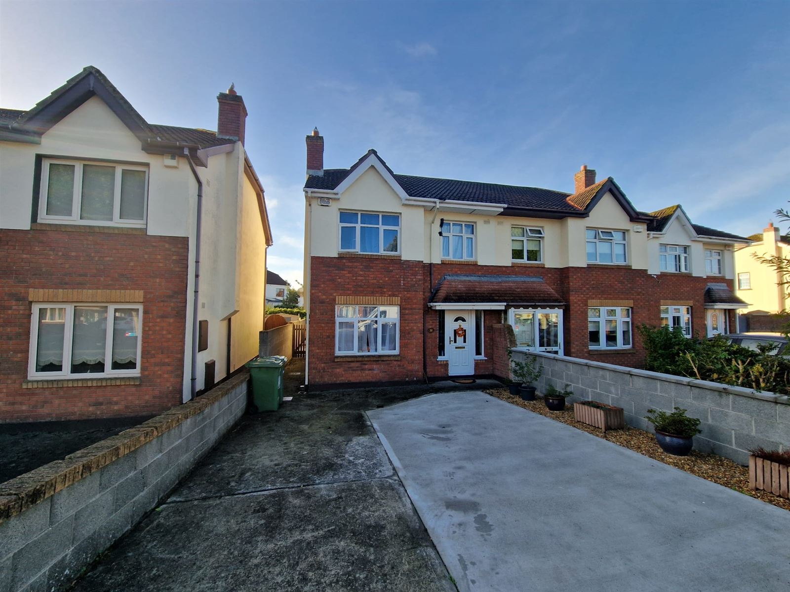 37 ELMWOOD , Hartstown, Dublin 15