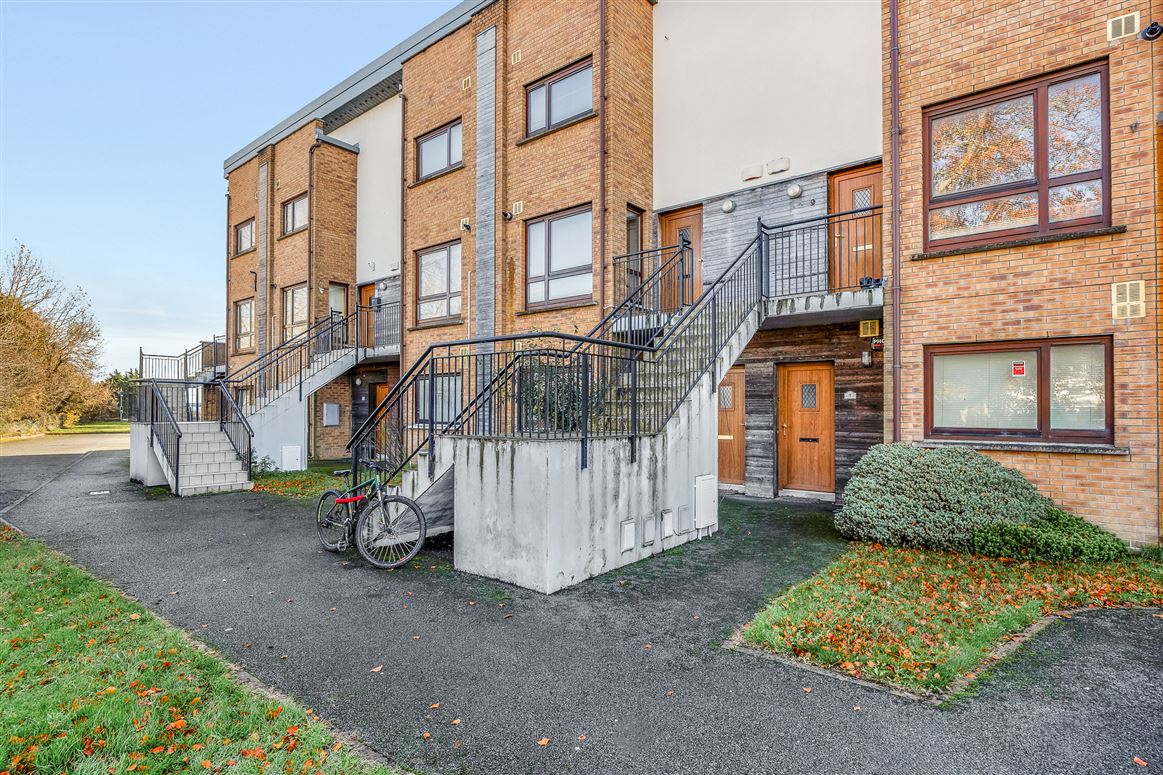 13 Larch Wood, Santry, Dublin 9
