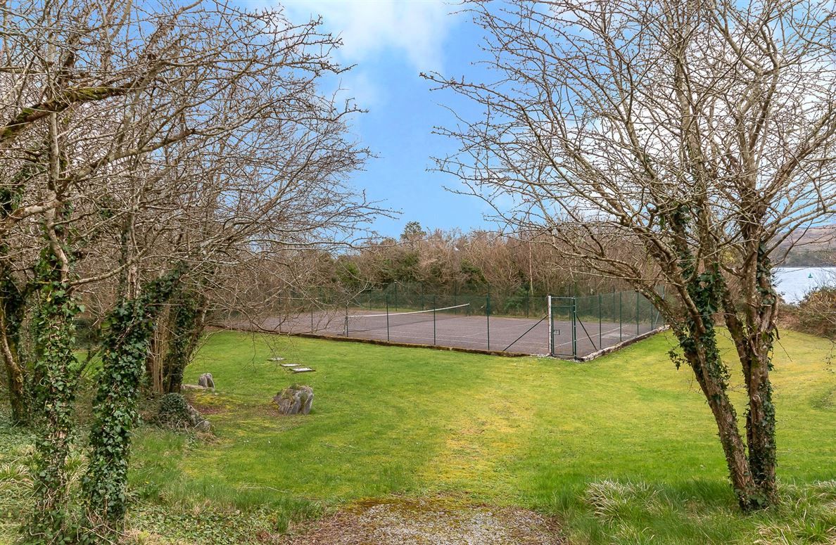 Riverrun, Claddanure East, Kenmare, Co. Kerry Riverrun, Claddanure East, Kenmare, Co. Kerry