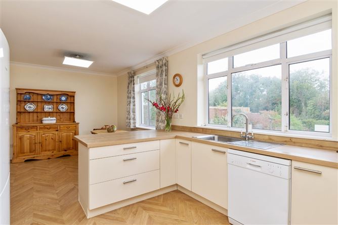 4 Riverside Drive, Castle Park, Rathfarnham, Dublin 14