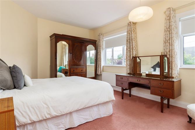 4 Riverside Drive, Castle Park, Rathfarnham, Dublin 14