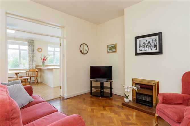 4 Riverside Drive, Castle Park, Rathfarnham, Dublin 14