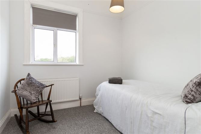 4 Riverside Drive, Castle Park, Rathfarnham, Dublin 14