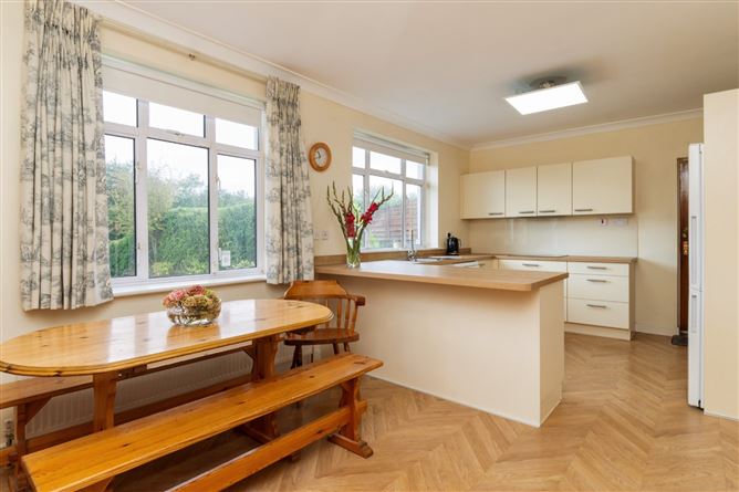 4 Riverside Drive, Castle Park, Rathfarnham, Dublin 14