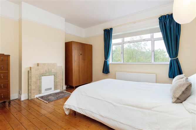 4 Riverside Drive, Castle Park, Rathfarnham, Dublin 14