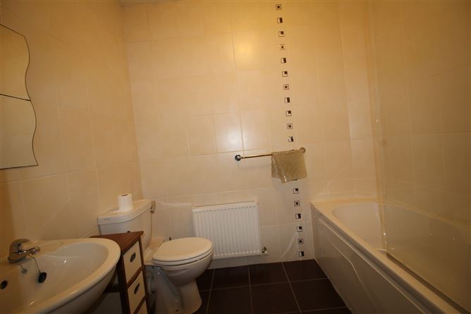 Apartment 30, The Lodge, Classes Lake, Ovens, Cork