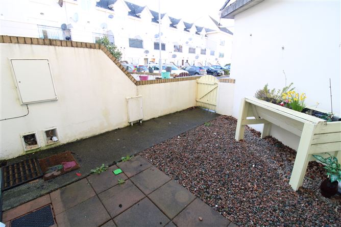 46 Main Street, Ongar,   Dublin 15