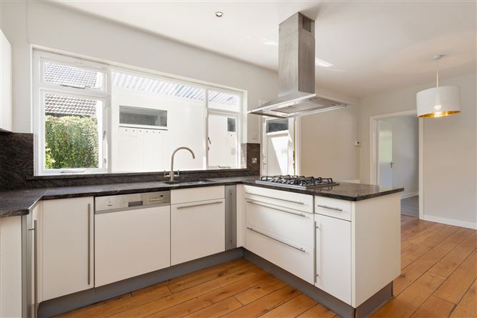 5 Leinster Lawn, Clonskeagh, Dublin 14