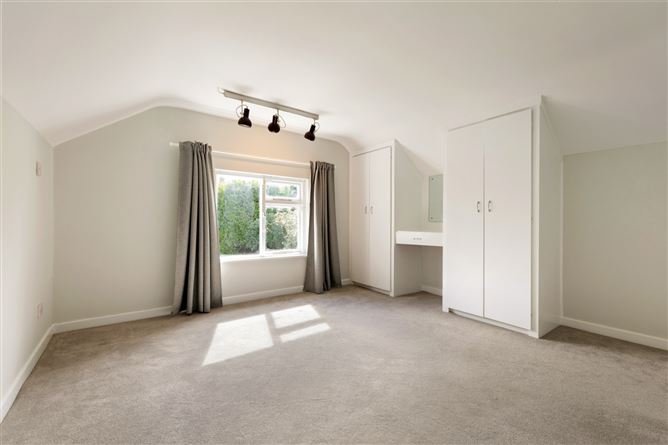 5 Leinster Lawn, Clonskeagh, Dublin 14