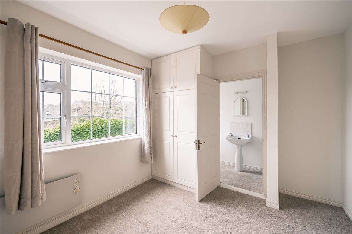 3 Coffeys Row, Kenmare, Co. Kerry, V93 F290