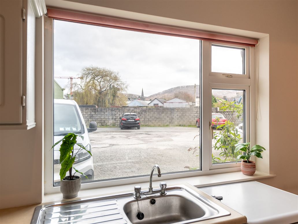 3 Coffeys Row, Kenmare, Co. Kerry, V93 F290