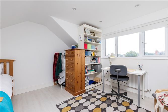 https://photos-a.propertyimages.ie/media/9/7/5/5019579/66afa205-e1e3-4a8b-81f2-86cb613c4beb_l.jpg