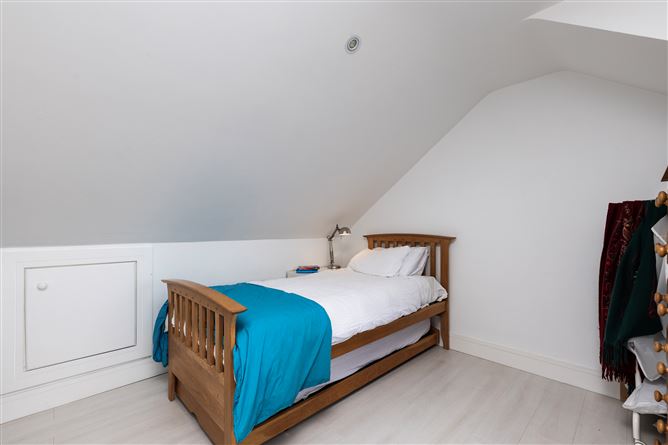 https://photos-a.propertyimages.ie/media/9/7/5/5019579/66afa205-e1e3-4a8b-81f2-86cb613c4beb_l.jpg