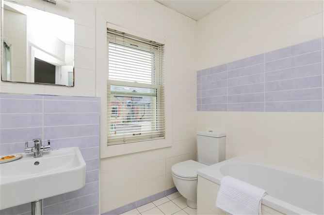 https://photos-a.propertyimages.ie/media/9/7/5/5019579/66afa205-e1e3-4a8b-81f2-86cb613c4beb_l.jpg