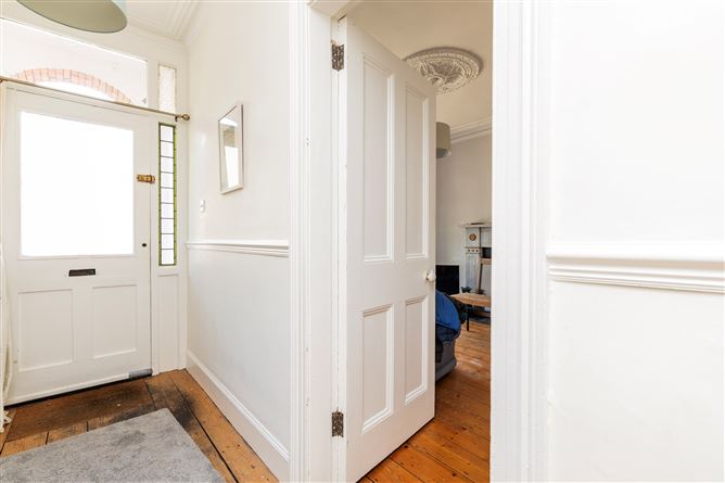 https://photos-a.propertyimages.ie/media/9/7/5/5019579/66afa205-e1e3-4a8b-81f2-86cb613c4beb_l.jpg