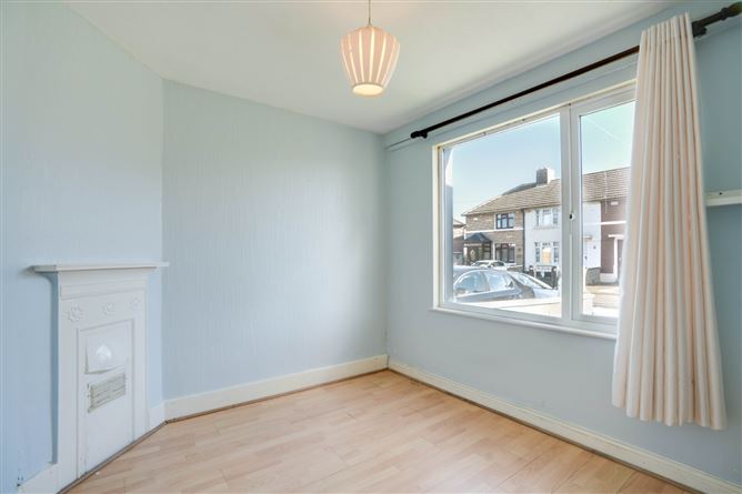27 Glentow Road, Whitehall, Dublin 9