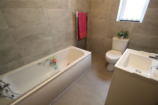 23 Meadow Walk, Castleheights, Carrigaline, Cork