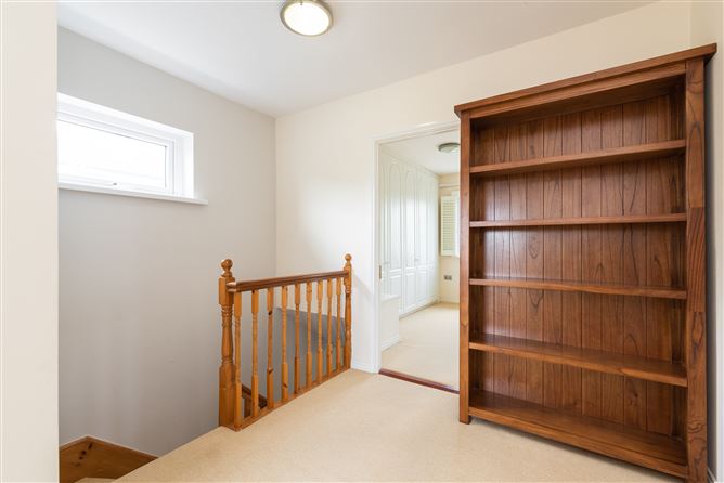 6 Valley Close, Cabinteely, Dublin 18