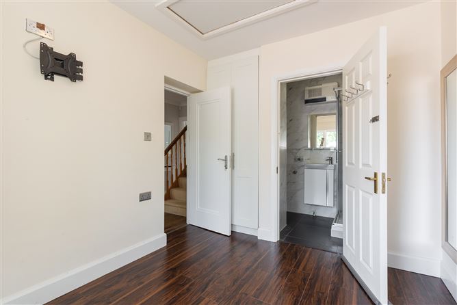 6 Valley Close, Cabinteely, Dublin 18