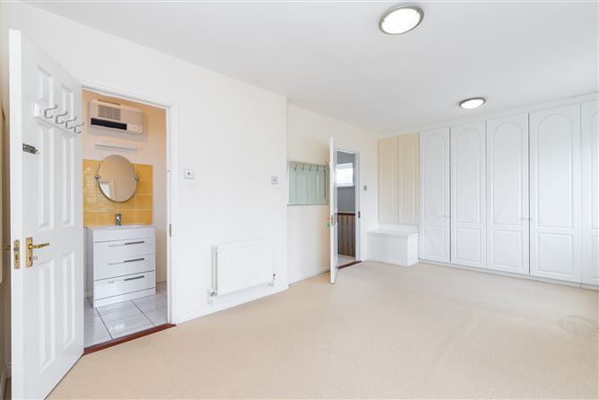 6 Valley Close, Cabinteely, Dublin 18