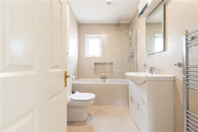 6 Valley Close, Cabinteely, Dublin 18