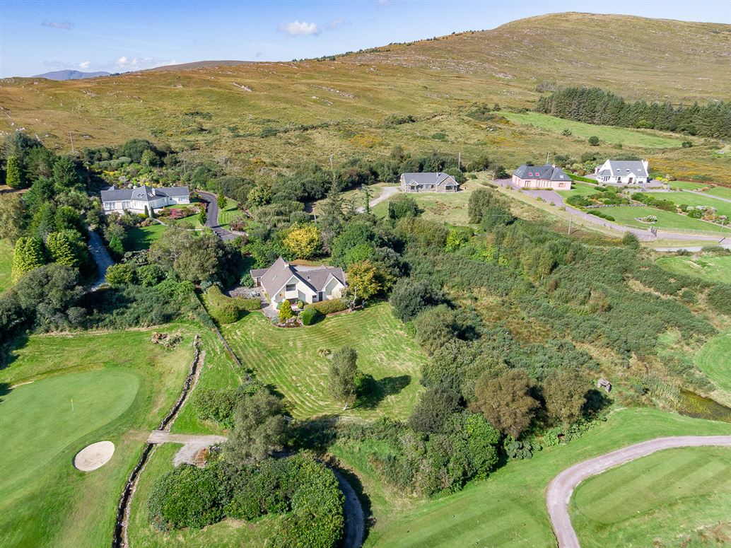 Greenane Lodge, Cappancush East, Kenmare, Co. Kerry Greenane Lodge, Cappancush East, Kenmare, Co. Kerry