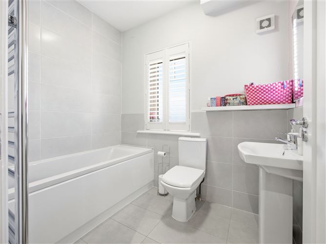 32 Finlay Park, Naas, Co. Kildare